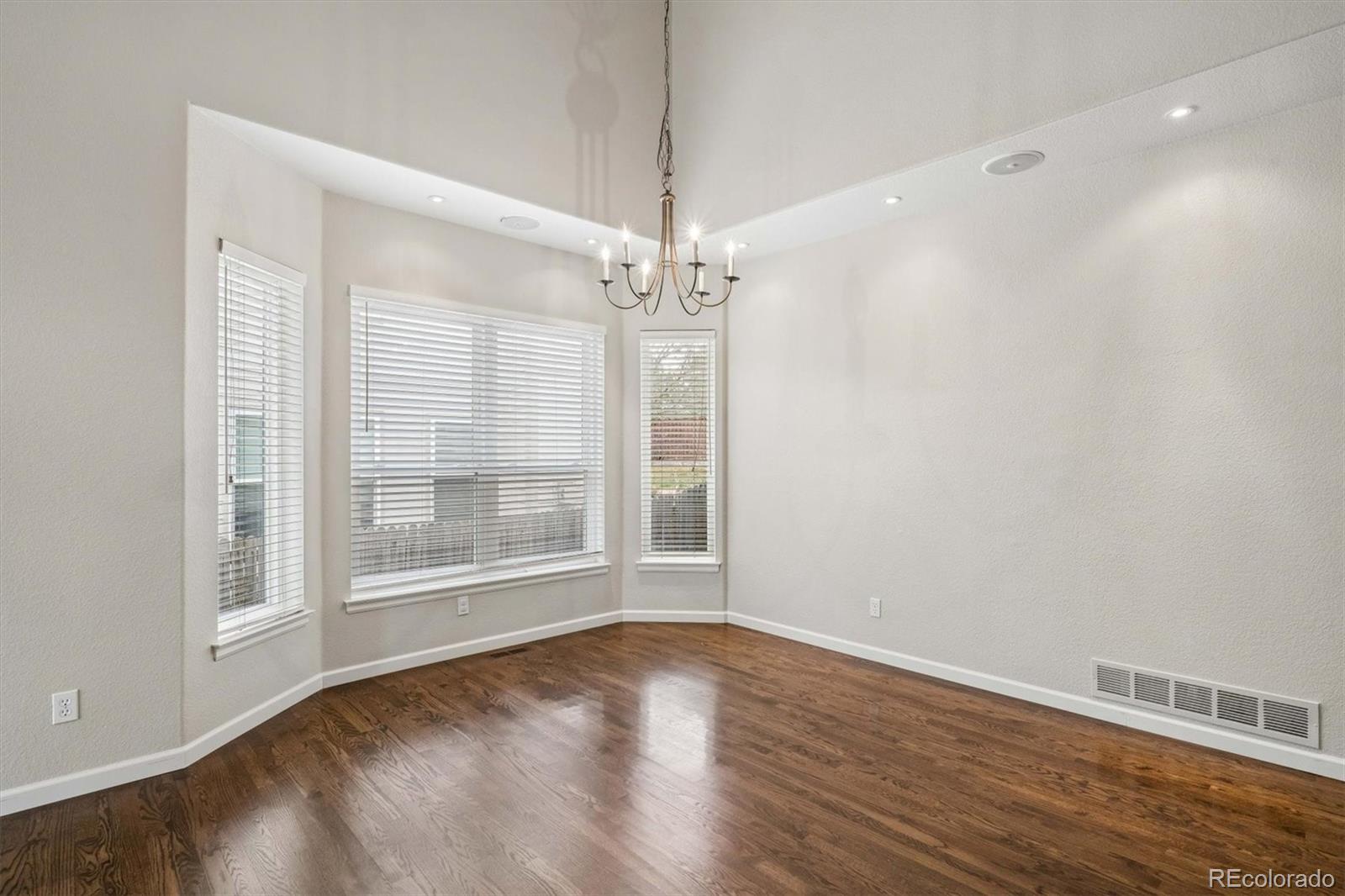 MLS Image #2 for 9853  cypress point circle,lone tree, Colorado