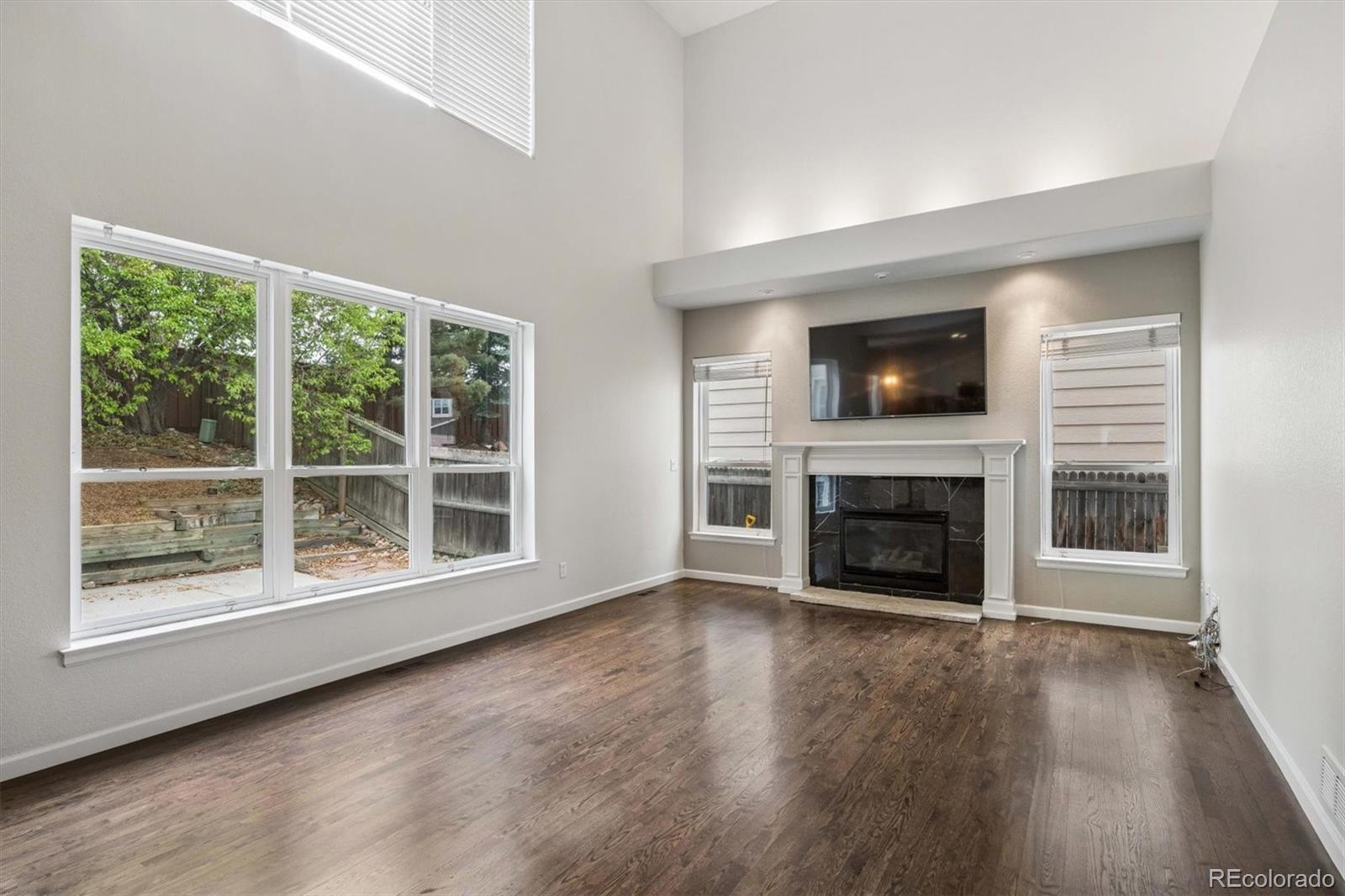 MLS Image #3 for 9853  cypress point circle,lone tree, Colorado