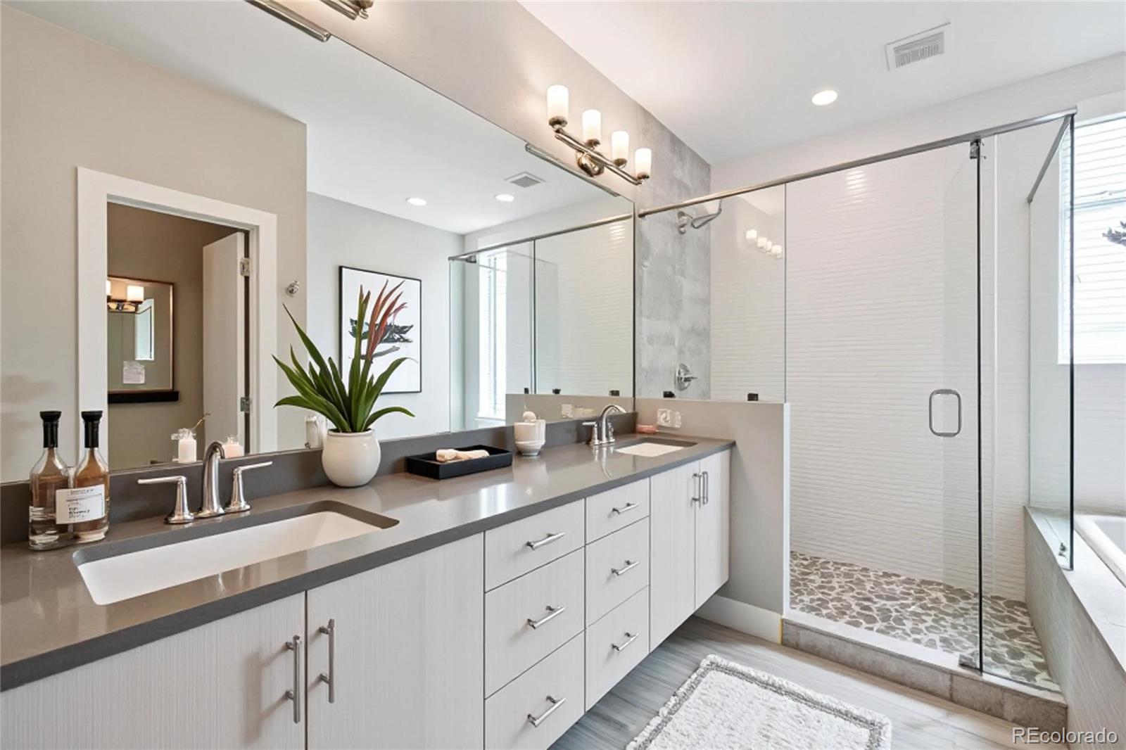 MLS Image #13 for 558  madison street,denver, Colorado