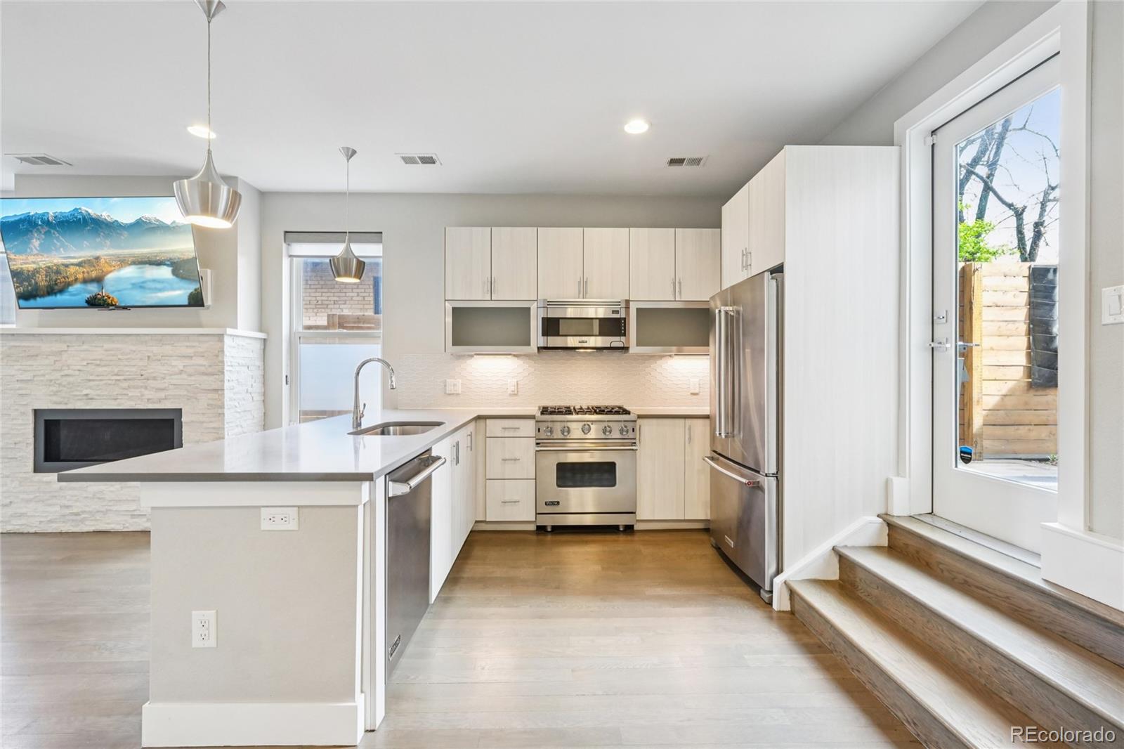 MLS Image #4 for 558  madison street,denver, Colorado