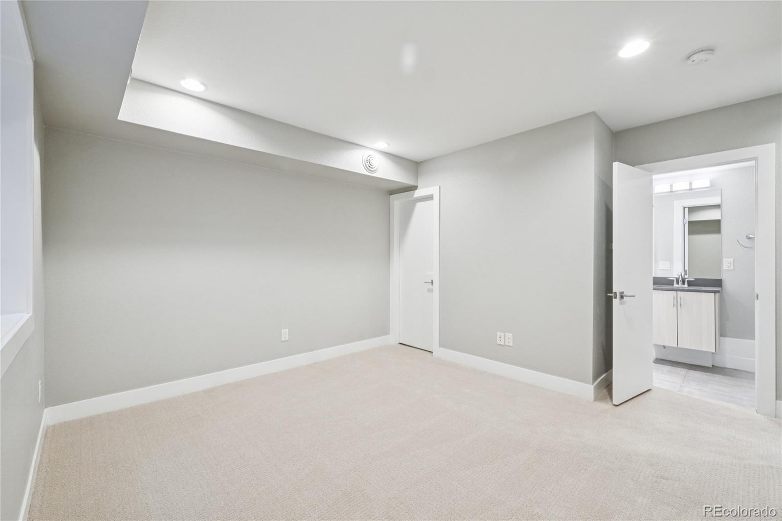 MLS Image #48 for 558  madison street,denver, Colorado