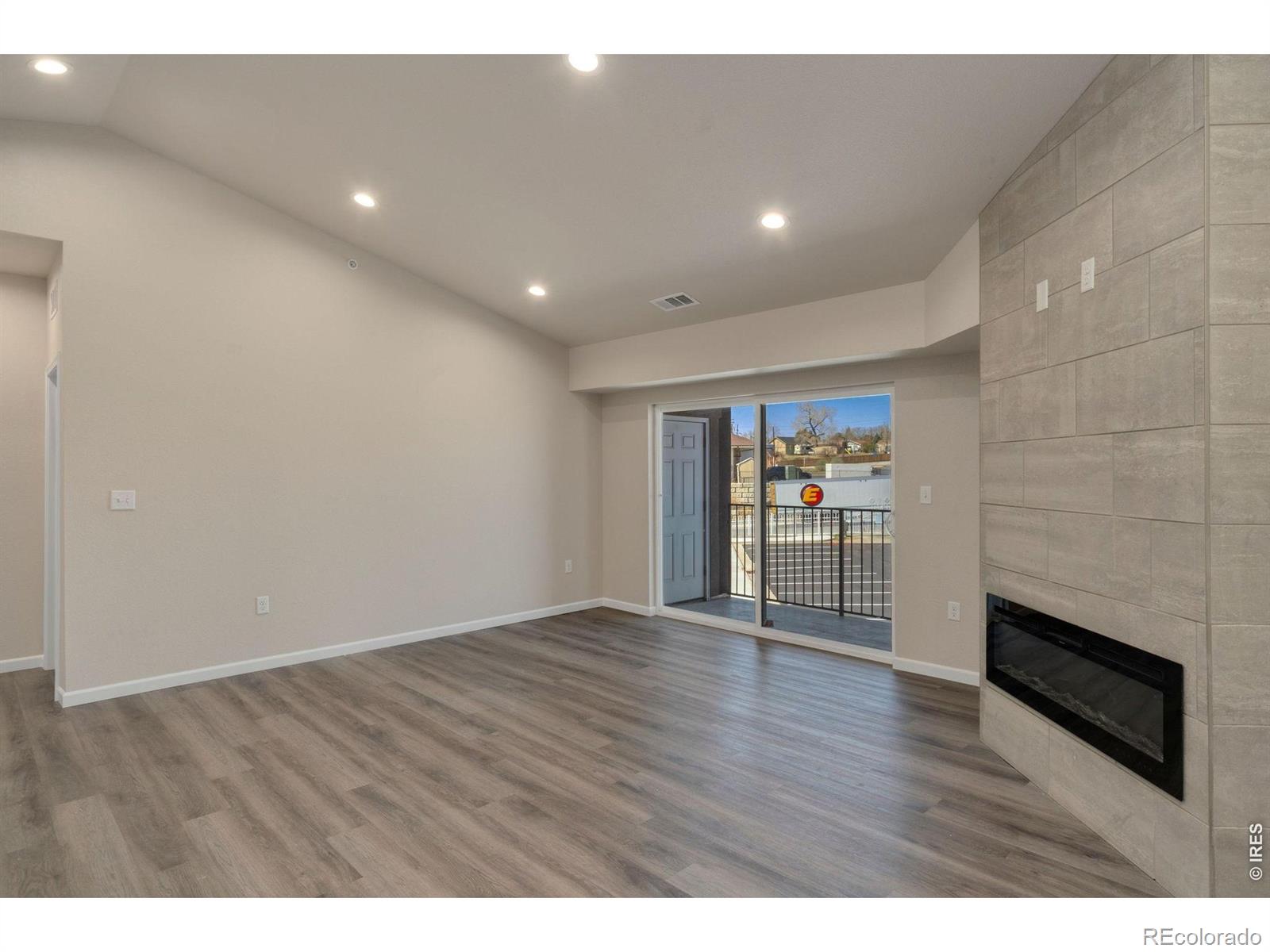 MLS Image #5 for 875 e 78th avenue,denver, Colorado