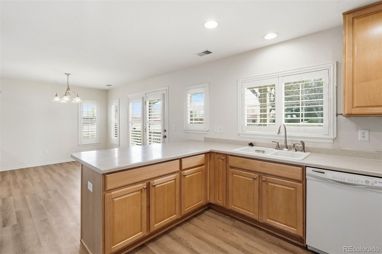 MLS Image #15 for 11899  oak hill way,commerce city, Colorado