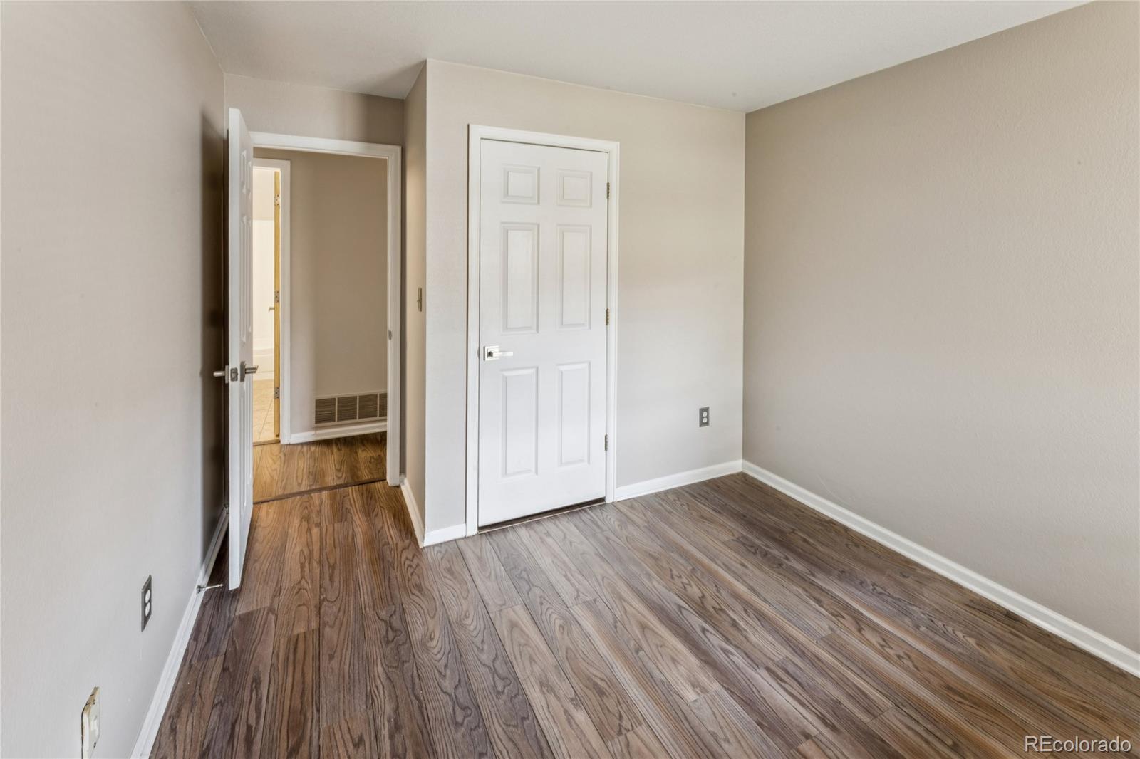 MLS Image #13 for 2181 s troy way,aurora, Colorado