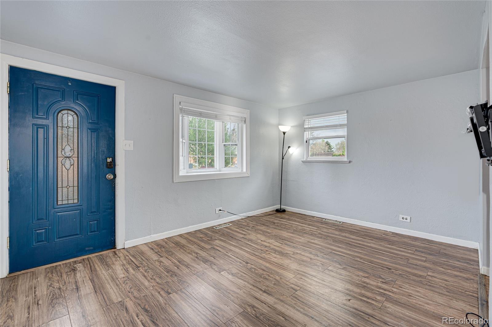 MLS Image #4 for 1301 s wolff street,denver, Colorado