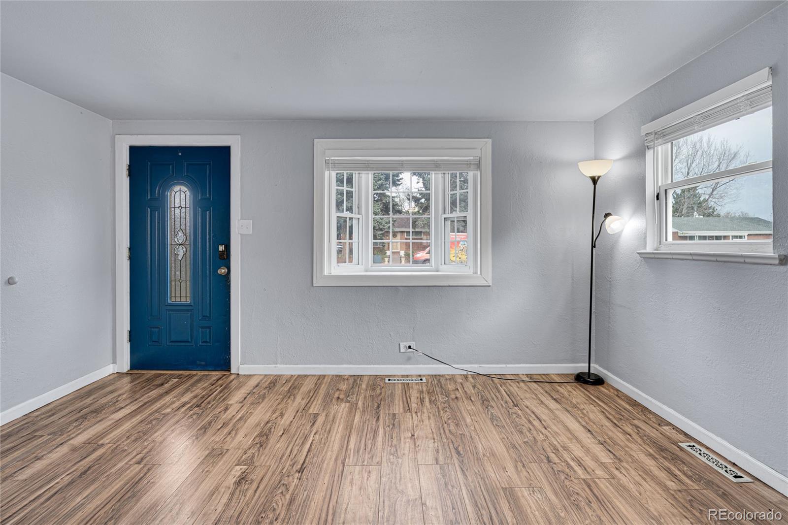 MLS Image #5 for 1301 s wolff street,denver, Colorado