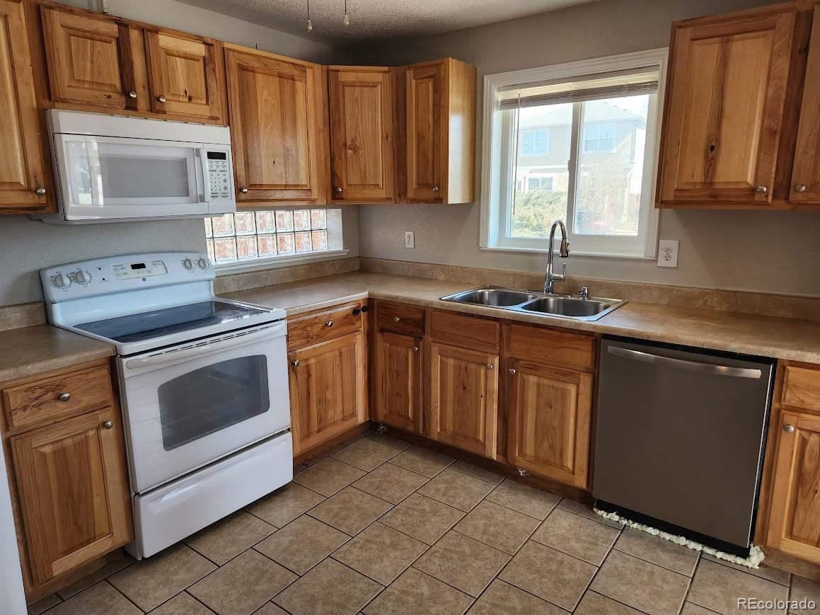 MLS Image #4 for 5455 e 36th avenue,denver, Colorado