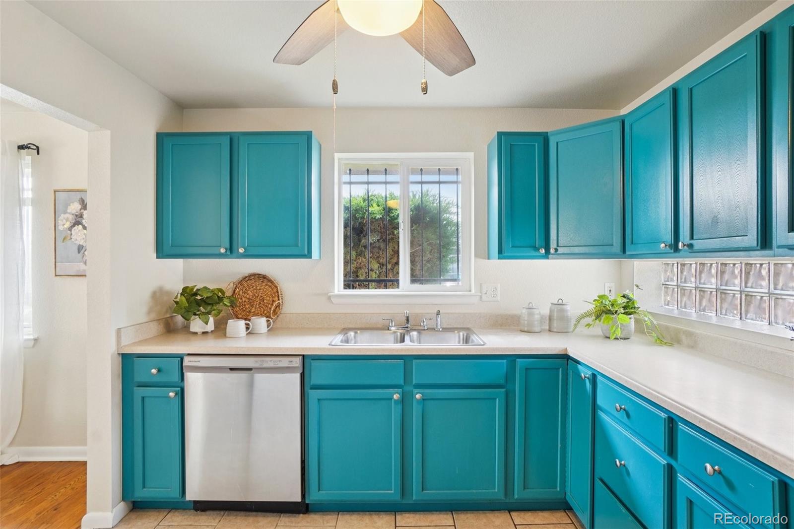 MLS Image #6 for 5457 e 36th avenue,denver, Colorado