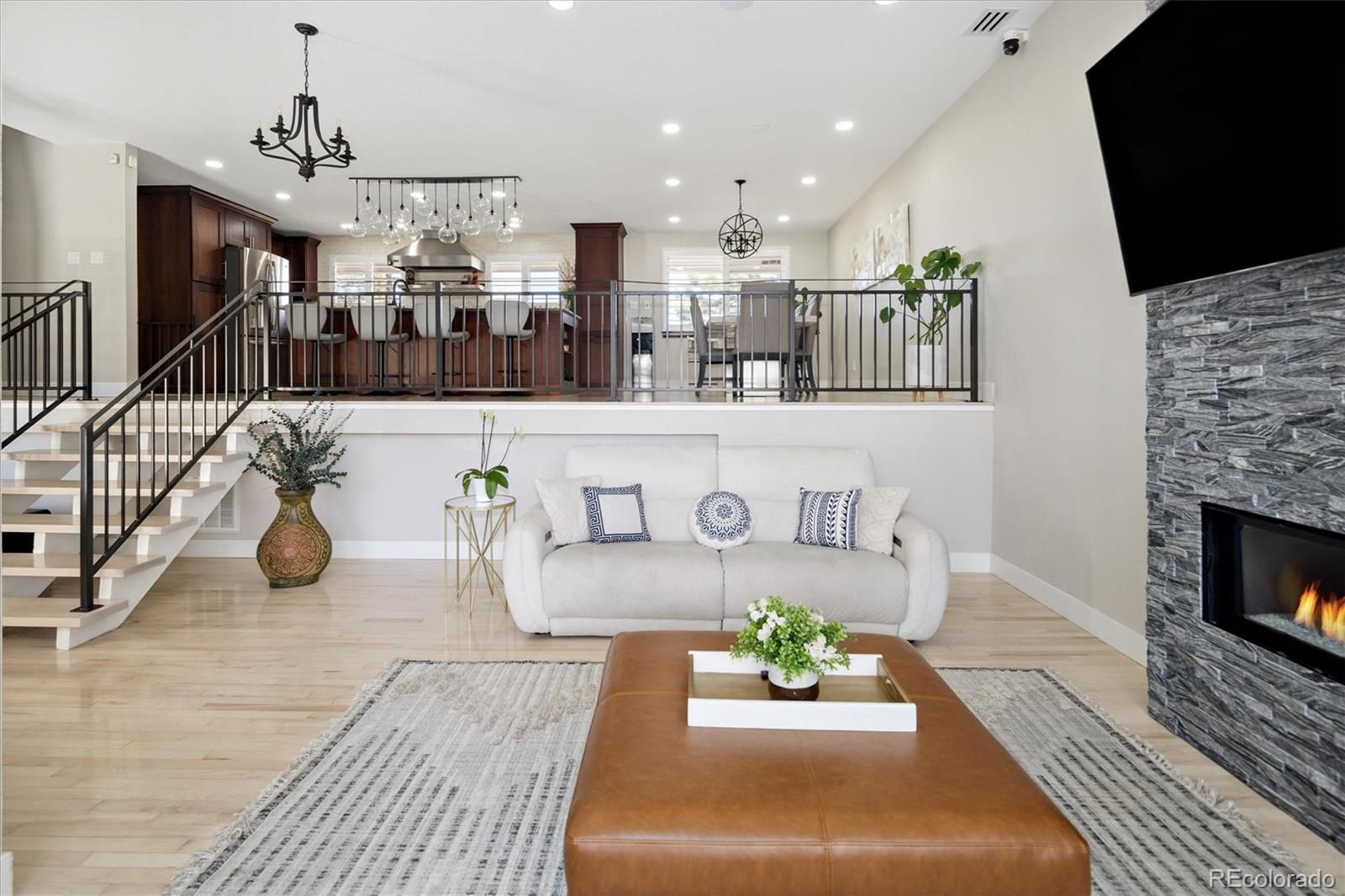 MLS Image #11 for 7301 e jarvis place,denver, Colorado
