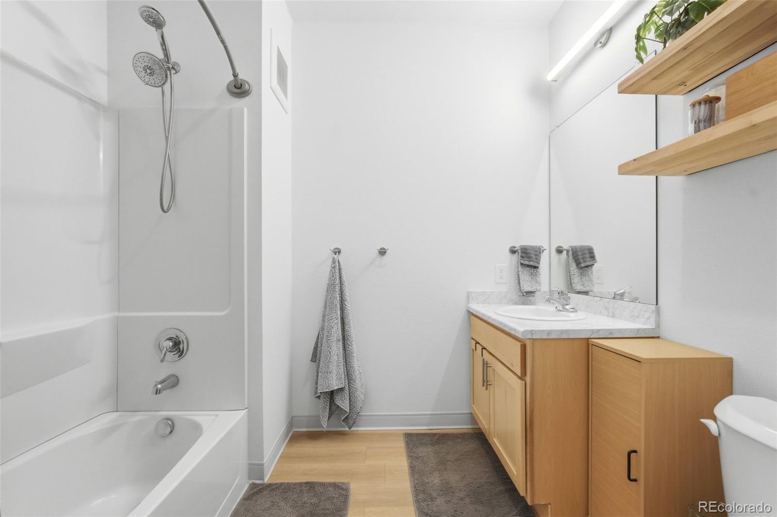 MLS Image #12 for 5702  central park boulevard,denver, Colorado