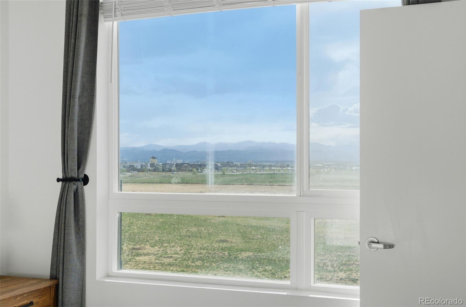 MLS Image #16 for 5702  central park boulevard,denver, Colorado