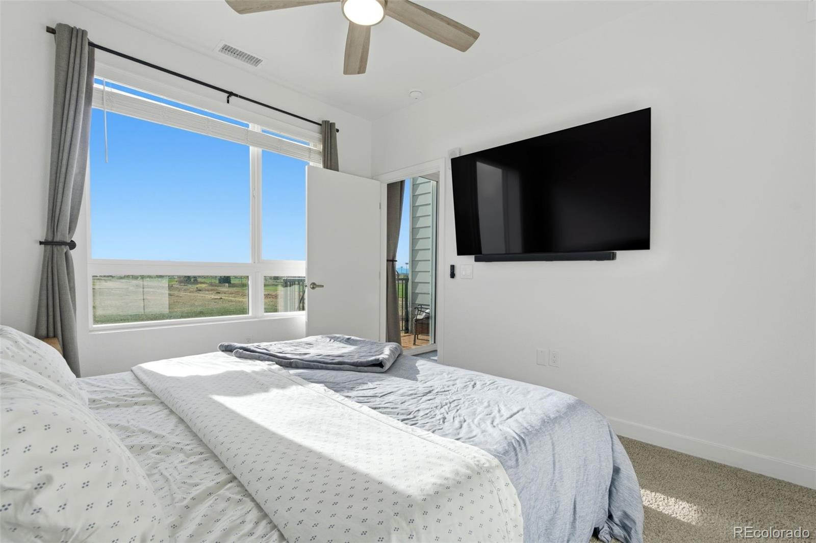 MLS Image #17 for 5702  central park boulevard,denver, Colorado