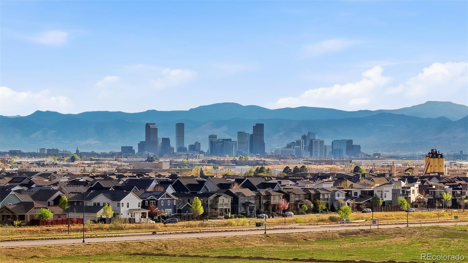 MLS Image #4 for 5702  central park boulevard,denver, Colorado
