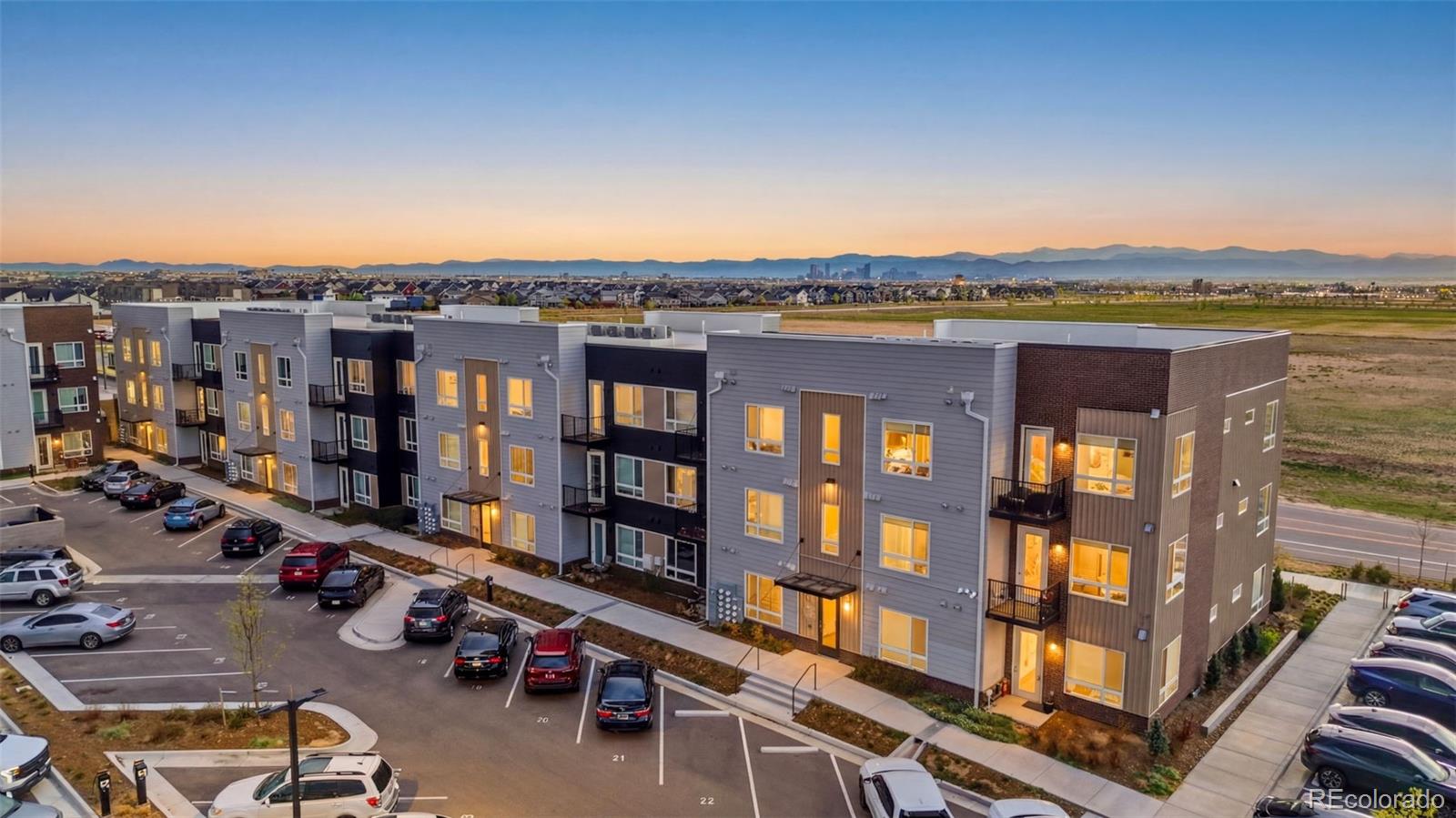 MLS Image #5 for 5702  central park boulevard,denver, Colorado