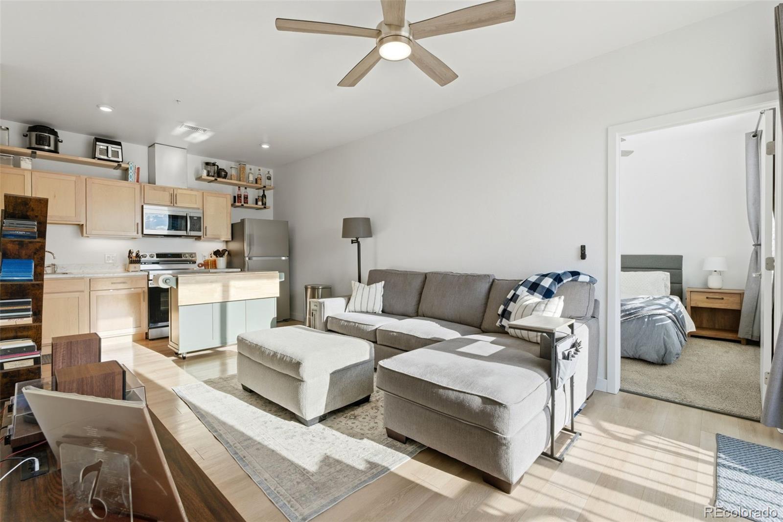 MLS Image #6 for 5702  central park boulevard,denver, Colorado