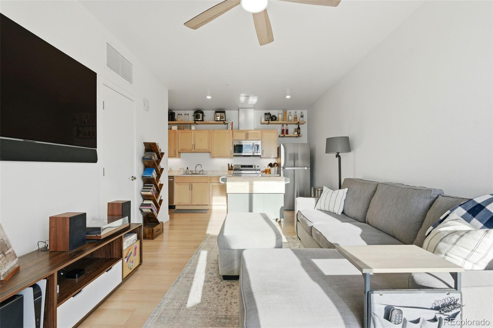 MLS Image #8 for 5702  central park boulevard,denver, Colorado