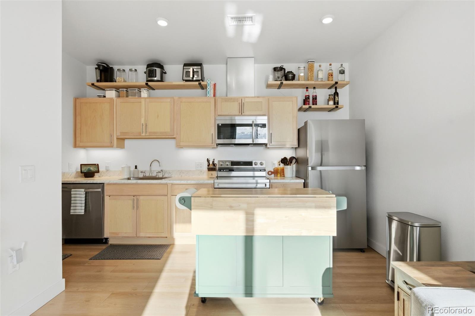 MLS Image #9 for 5702  central park boulevard,denver, Colorado