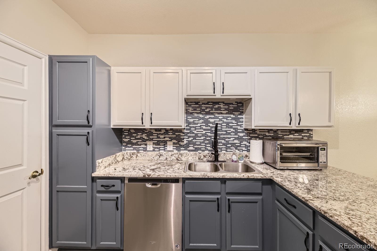 MLS Image #11 for 22520 e ontario drive,aurora, Colorado