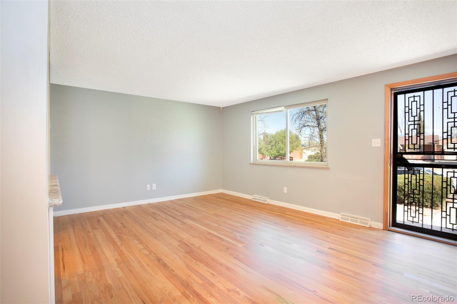MLS Image #4 for 12434 e alaska avenue,aurora, Colorado