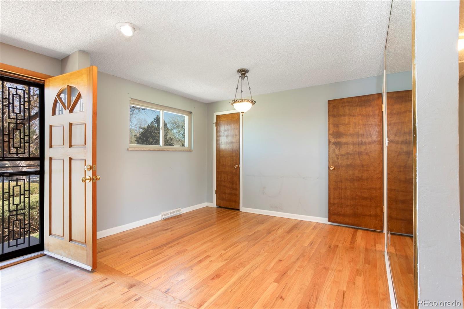 MLS Image #5 for 12434 e alaska avenue,aurora, Colorado