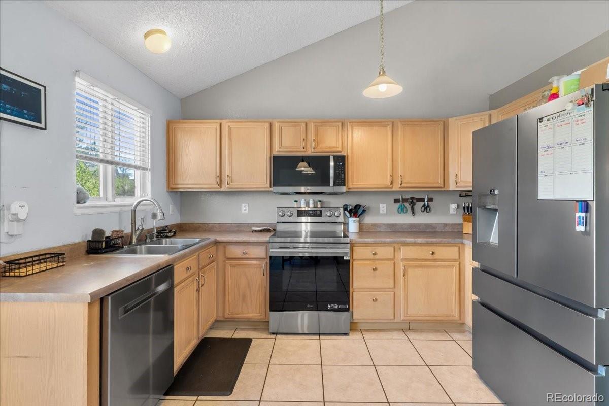 MLS Image #10 for 2118 s truckee street,aurora, Colorado