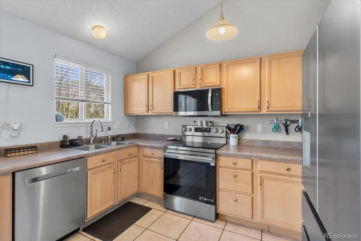 MLS Image #11 for 2118 s truckee street,aurora, Colorado