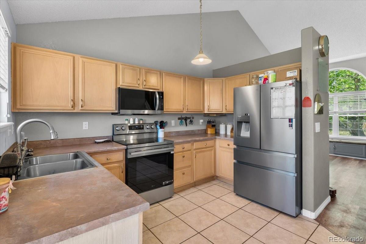 MLS Image #9 for 2118 s truckee street,aurora, Colorado