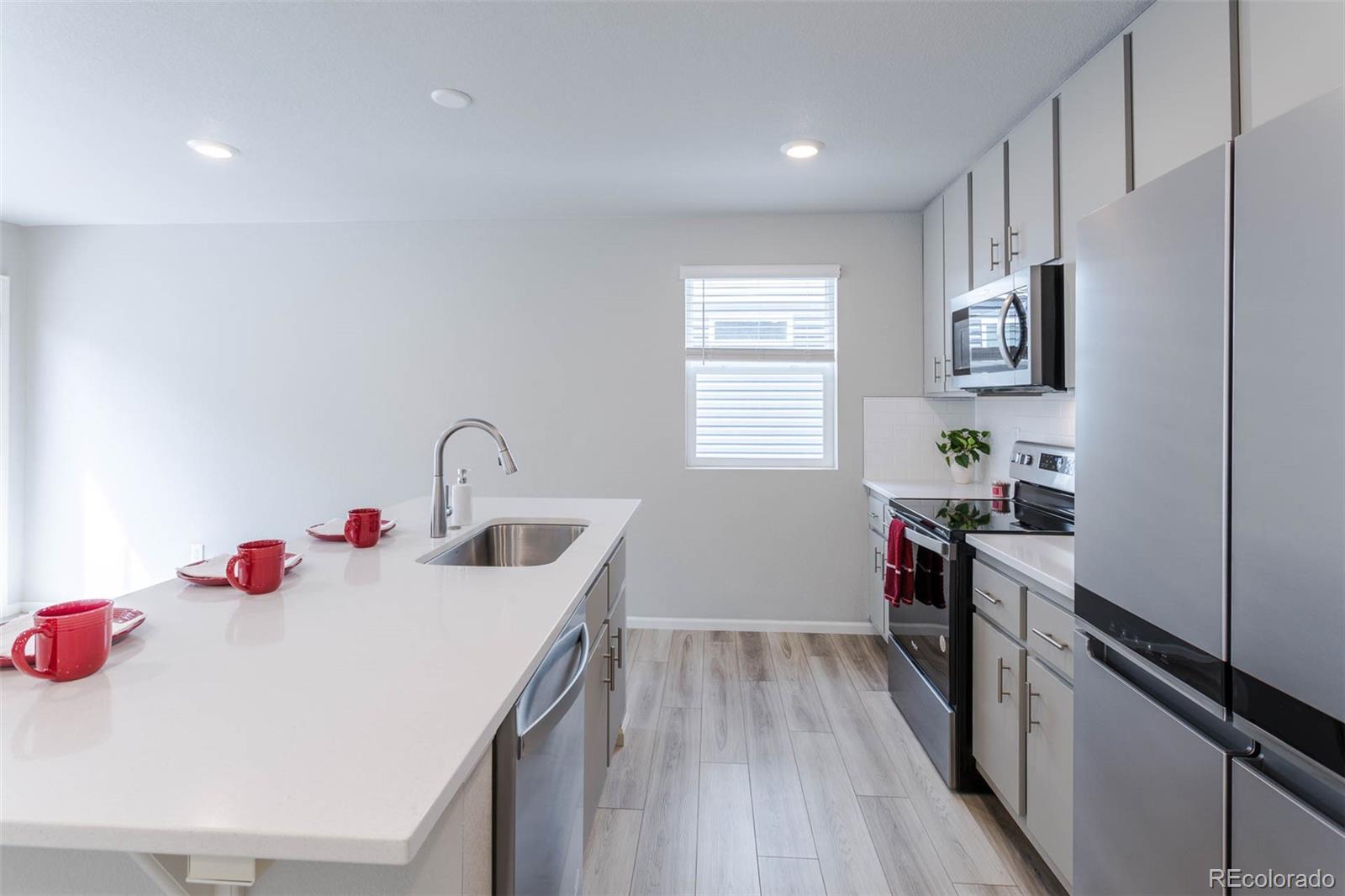 MLS Image #10 for 5132 n waco street,denver, Colorado