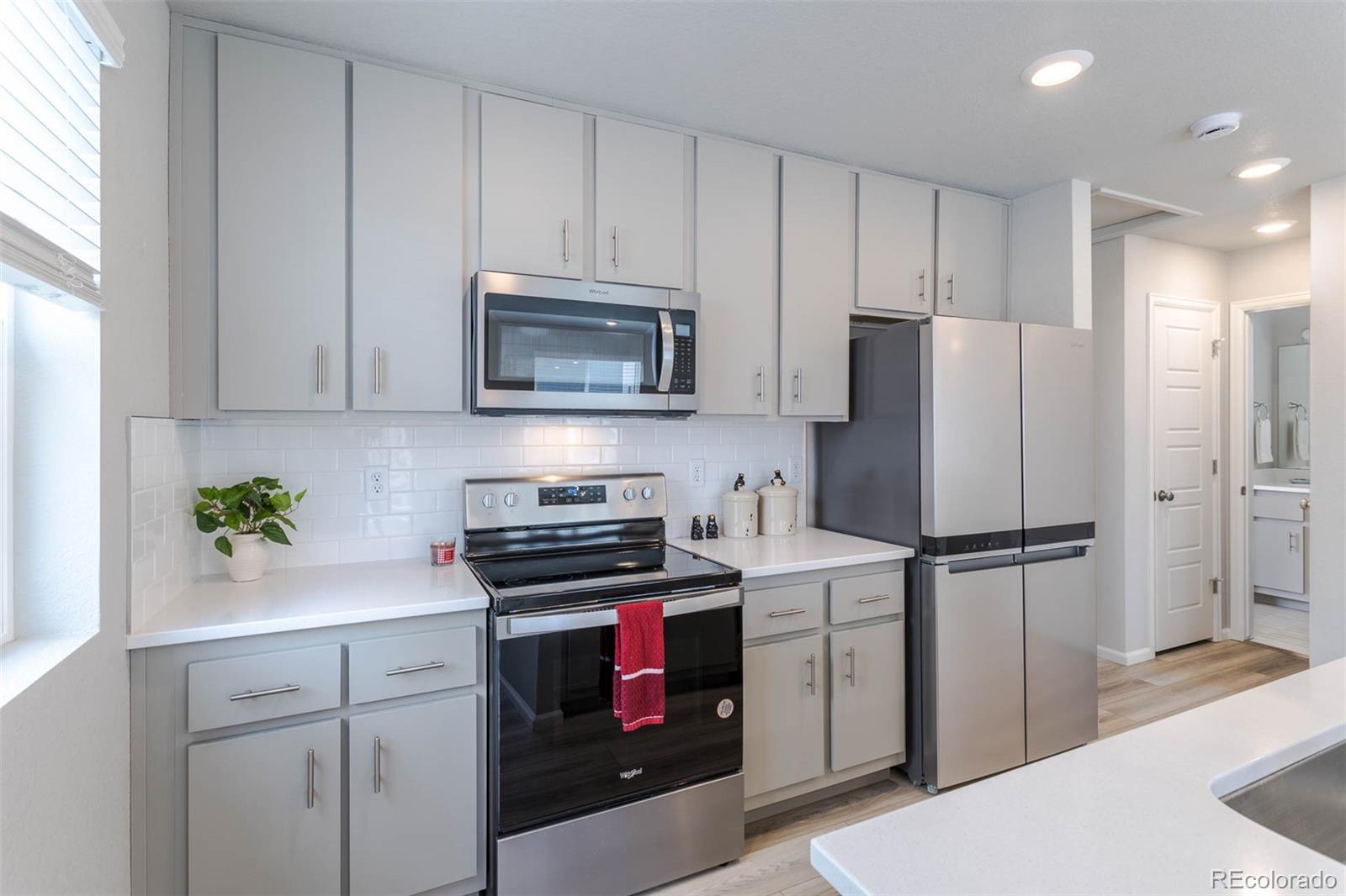 MLS Image #11 for 5132 n waco street,denver, Colorado