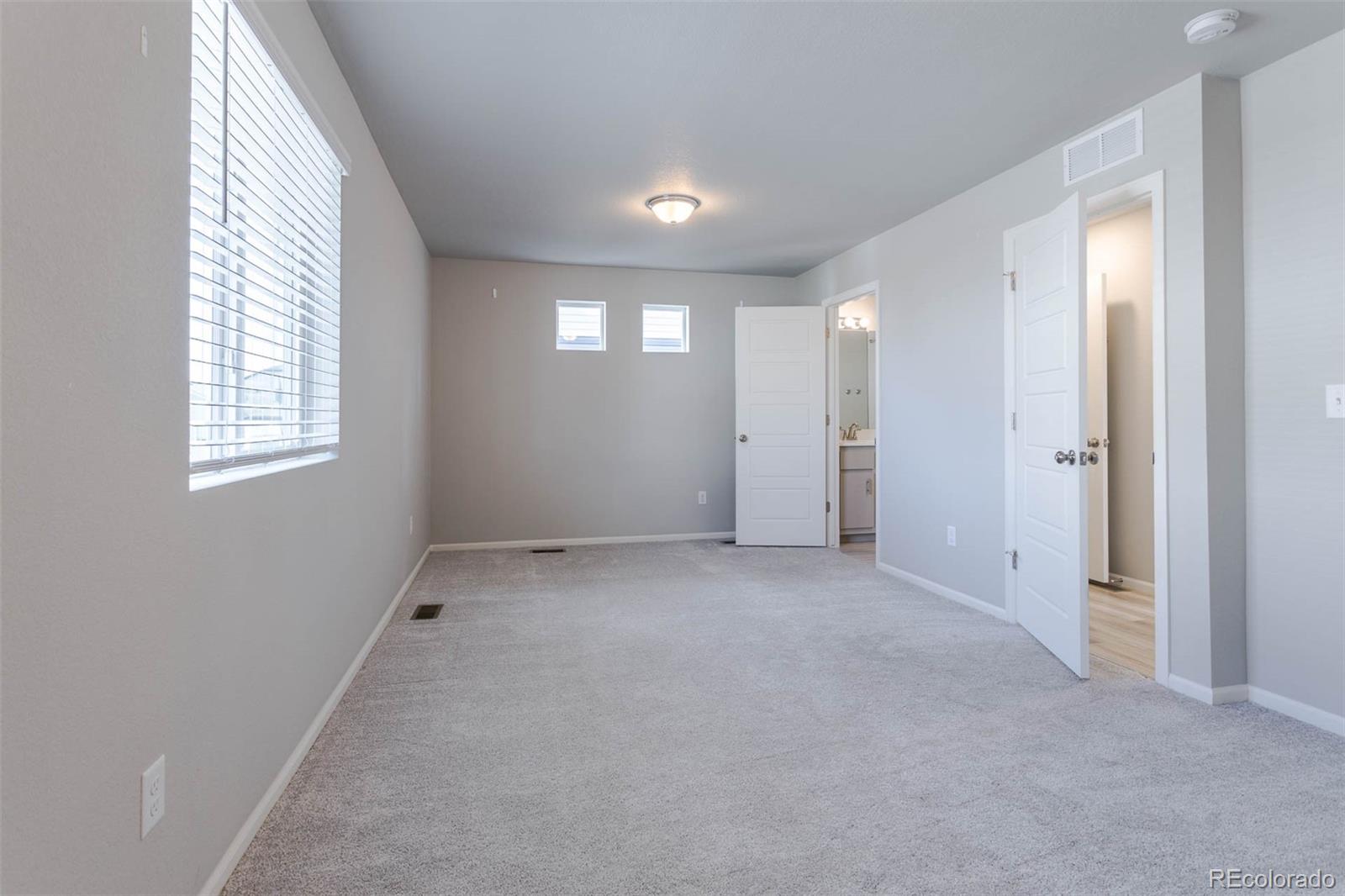 MLS Image #13 for 5132 n waco street,denver, Colorado