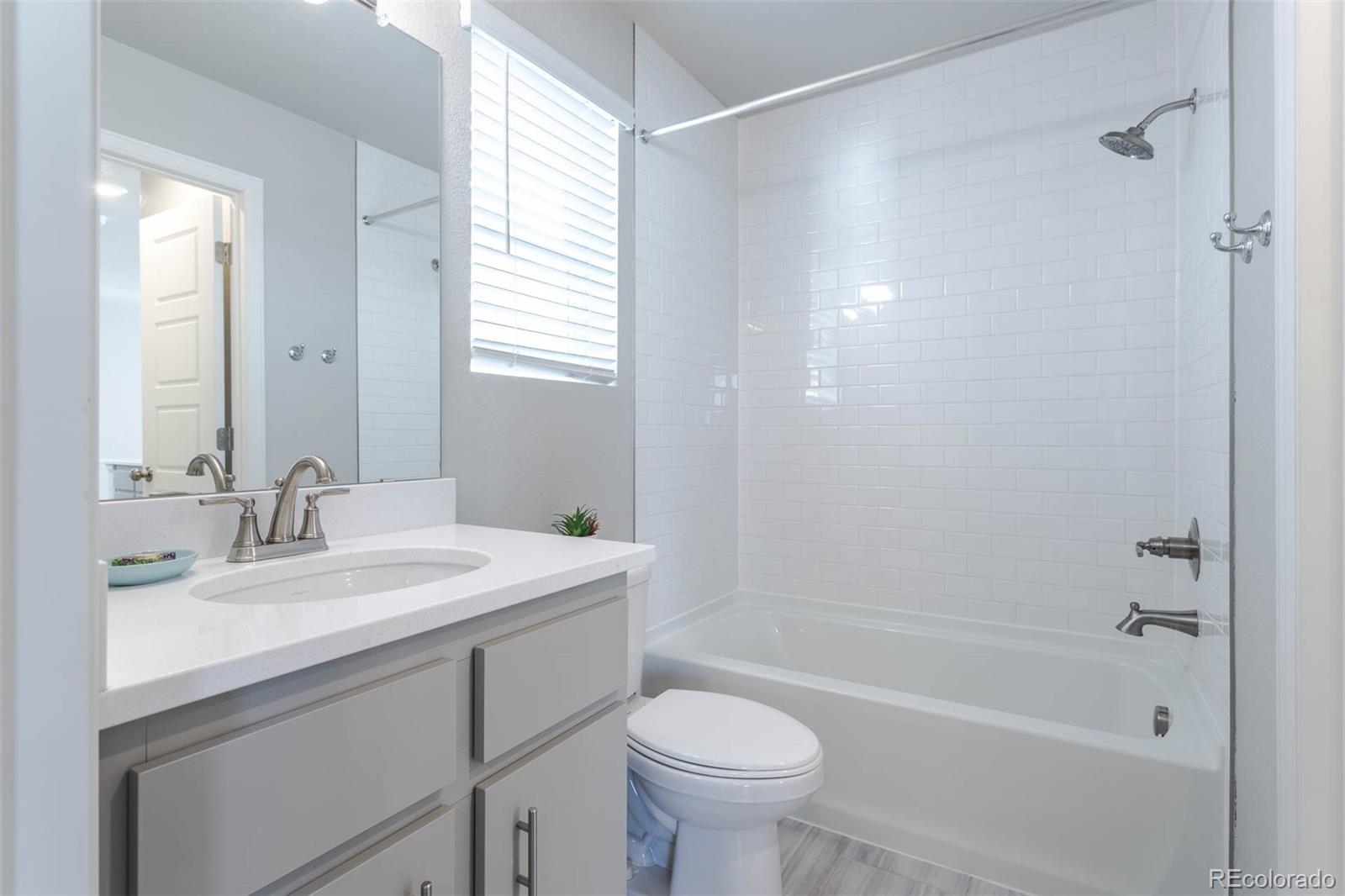 MLS Image #16 for 5132 n waco street,denver, Colorado