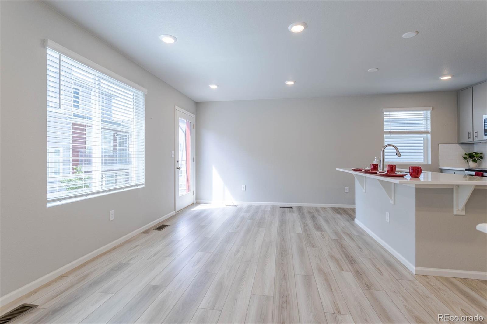 MLS Image #8 for 5132 n waco street,denver, Colorado