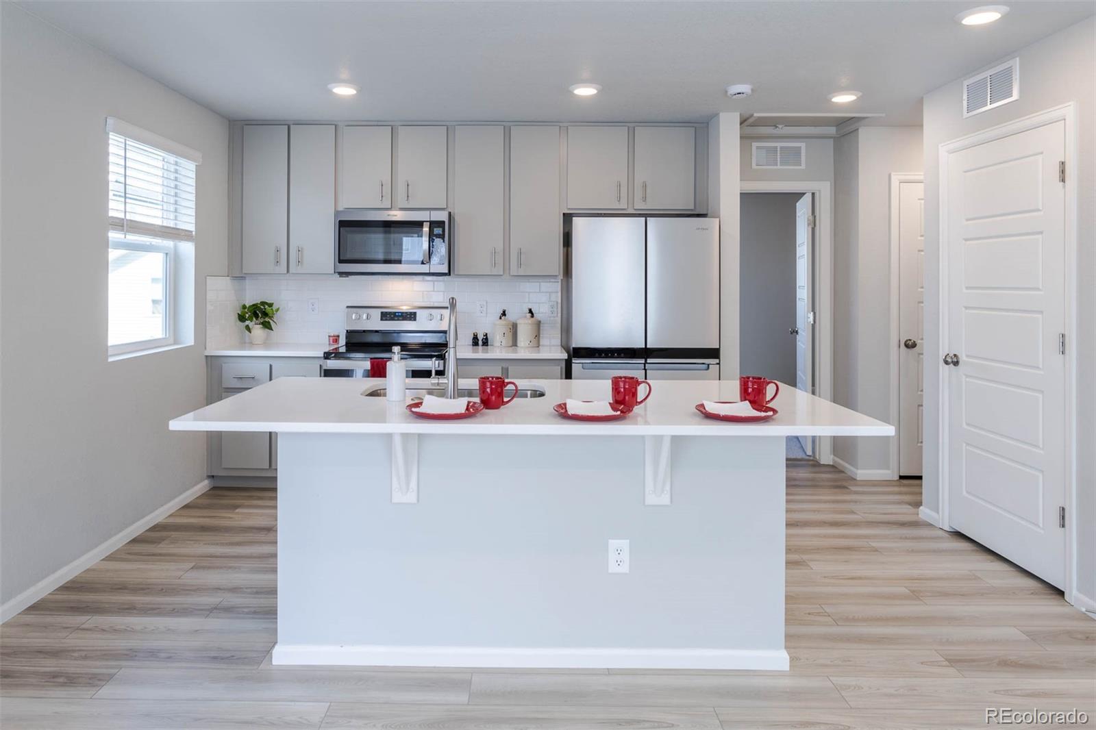 MLS Image #9 for 5132 n waco street,denver, Colorado