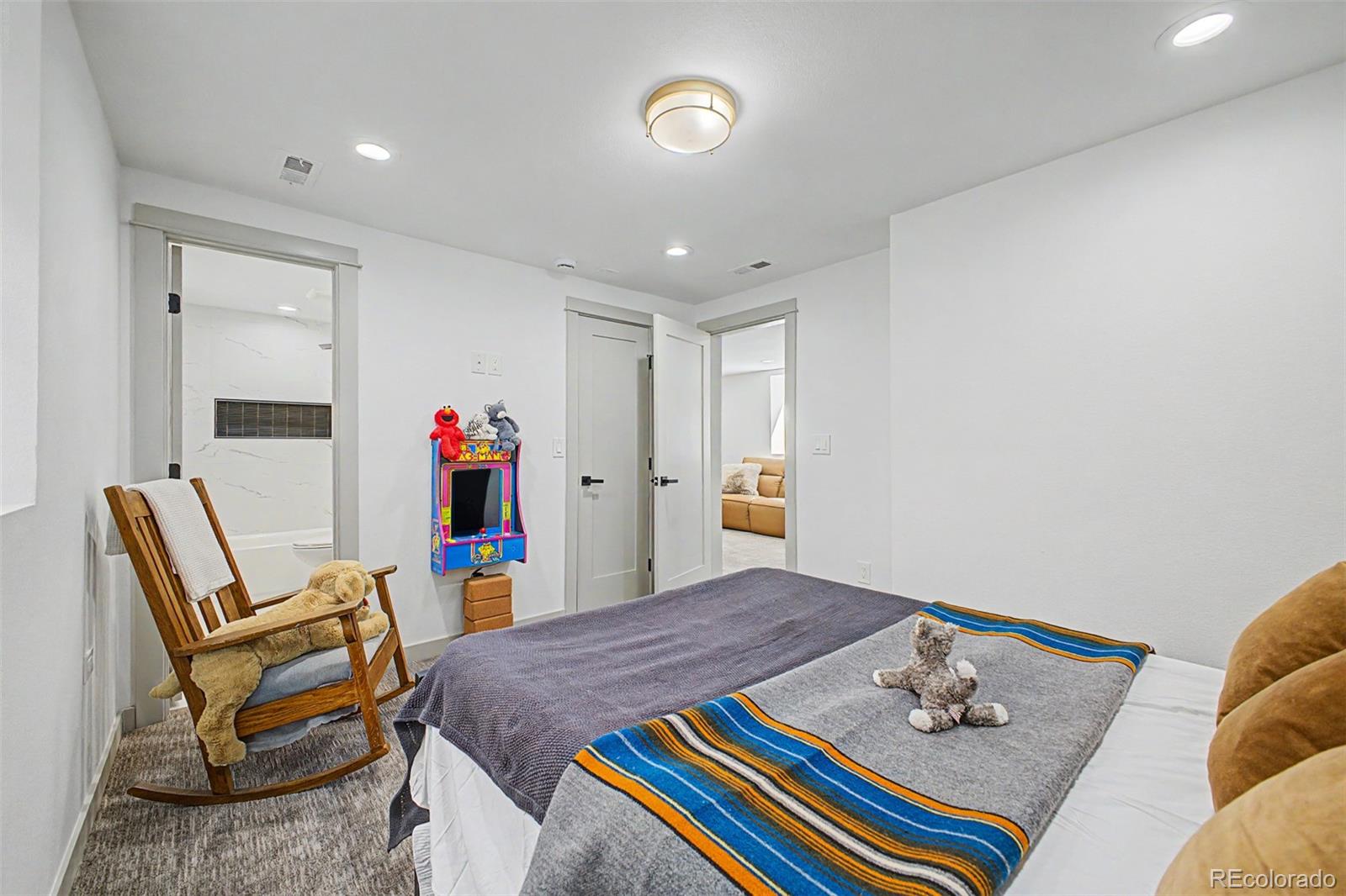 MLS Image #23 for 475 s race street,denver, Colorado