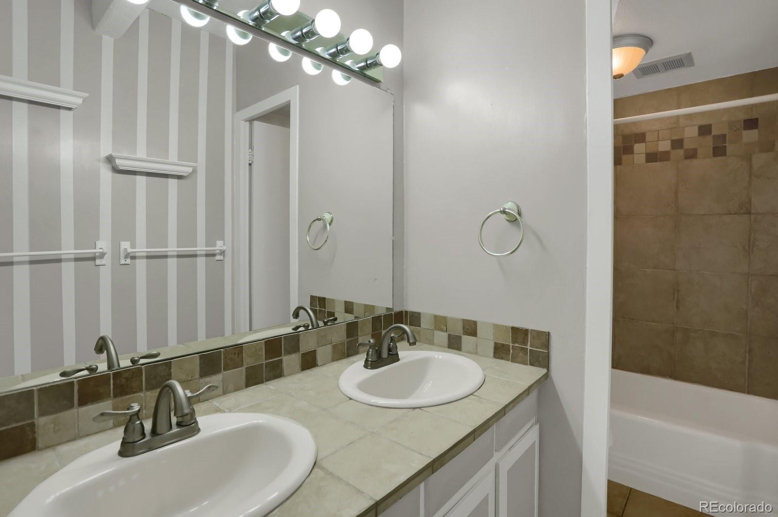 MLS Image #8 for 1265  elizabeth street,denver, Colorado