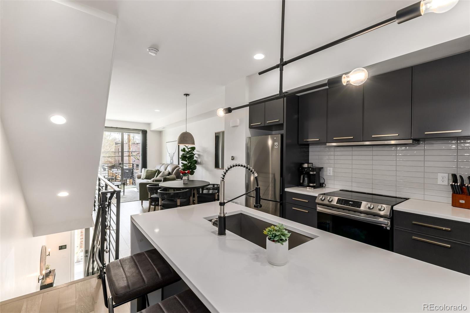 MLS Image #14 for 2588 s broadway ,denver, Colorado