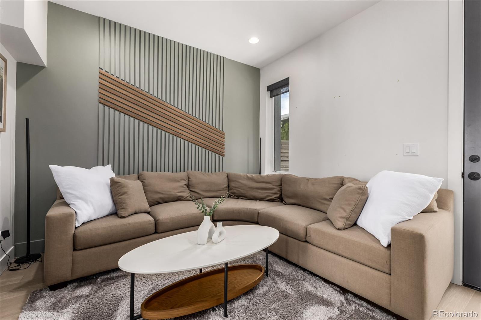 MLS Image #4 for 2588 s broadway ,denver, Colorado