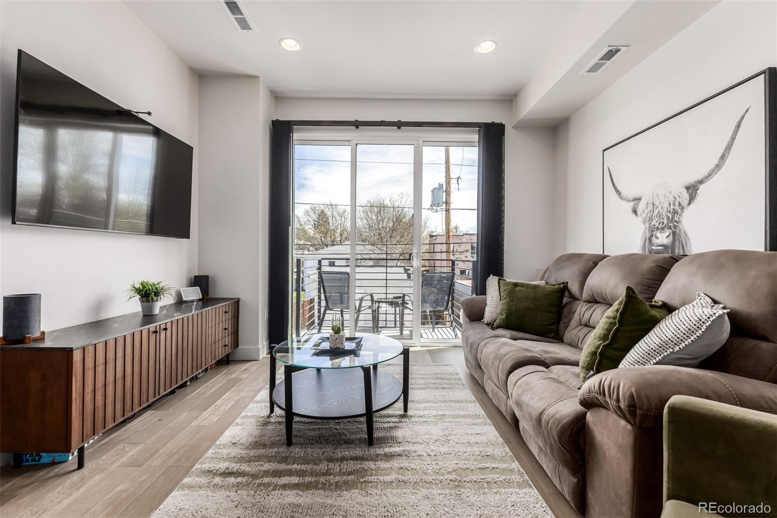 MLS Image #7 for 2588 s broadway ,denver, Colorado
