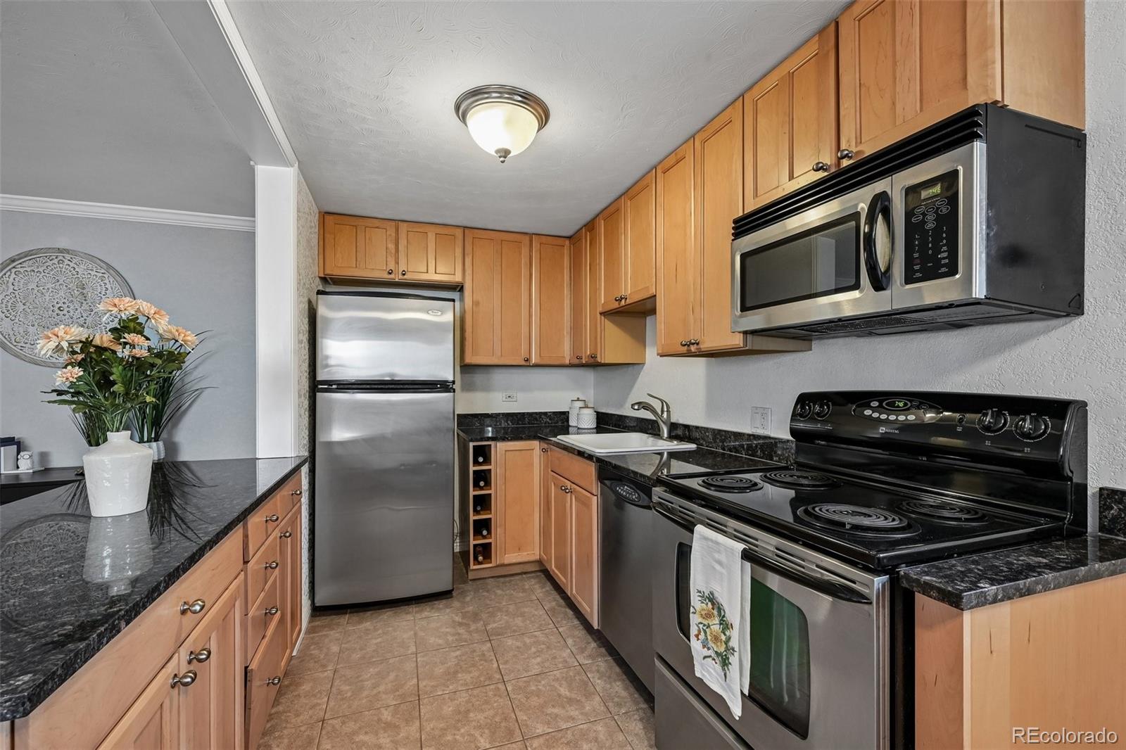 MLS Image #11 for 1151 n marion street,denver, Colorado