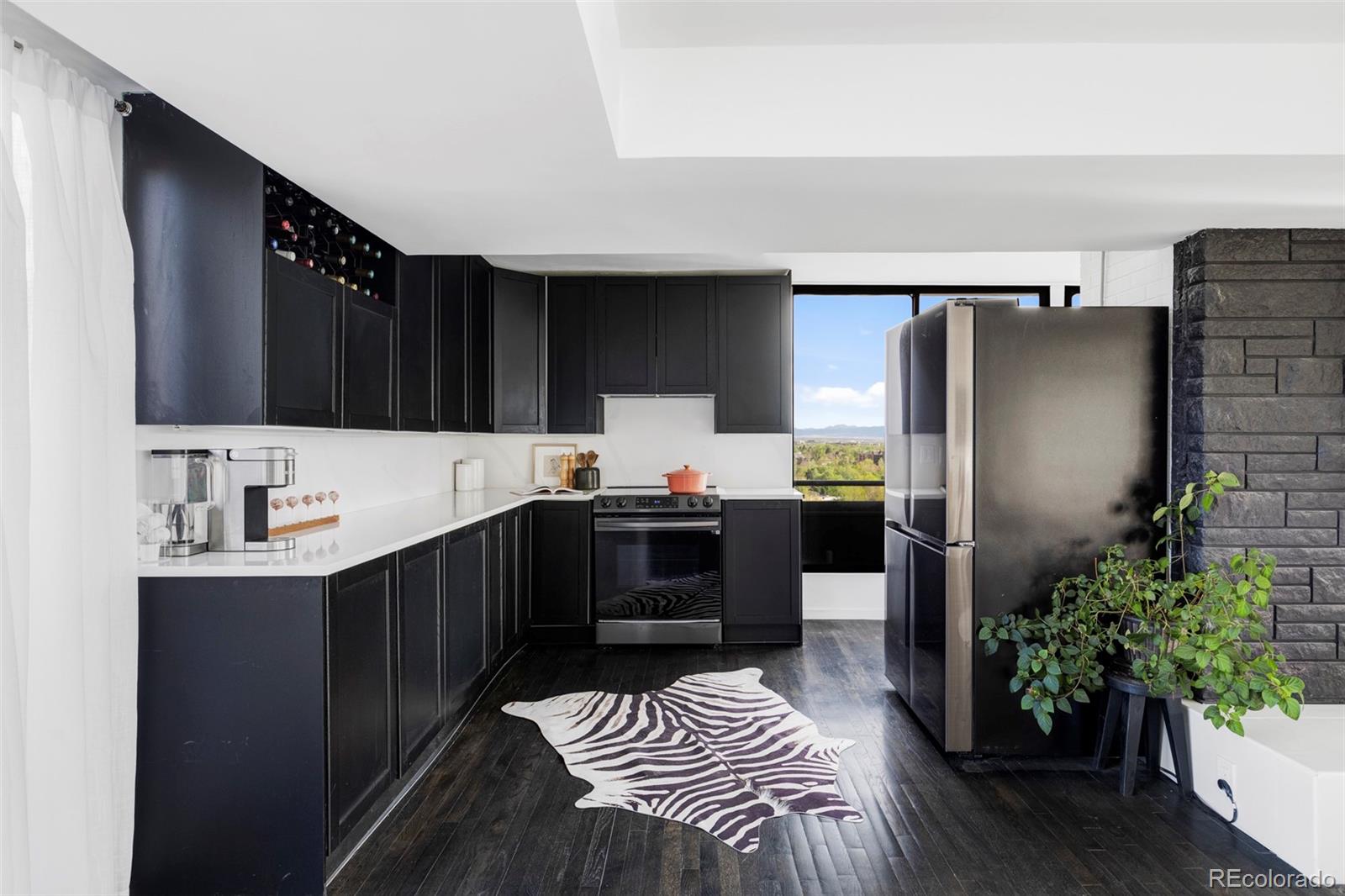MLS Image #12 for 669 n washington street 901,denver, Colorado