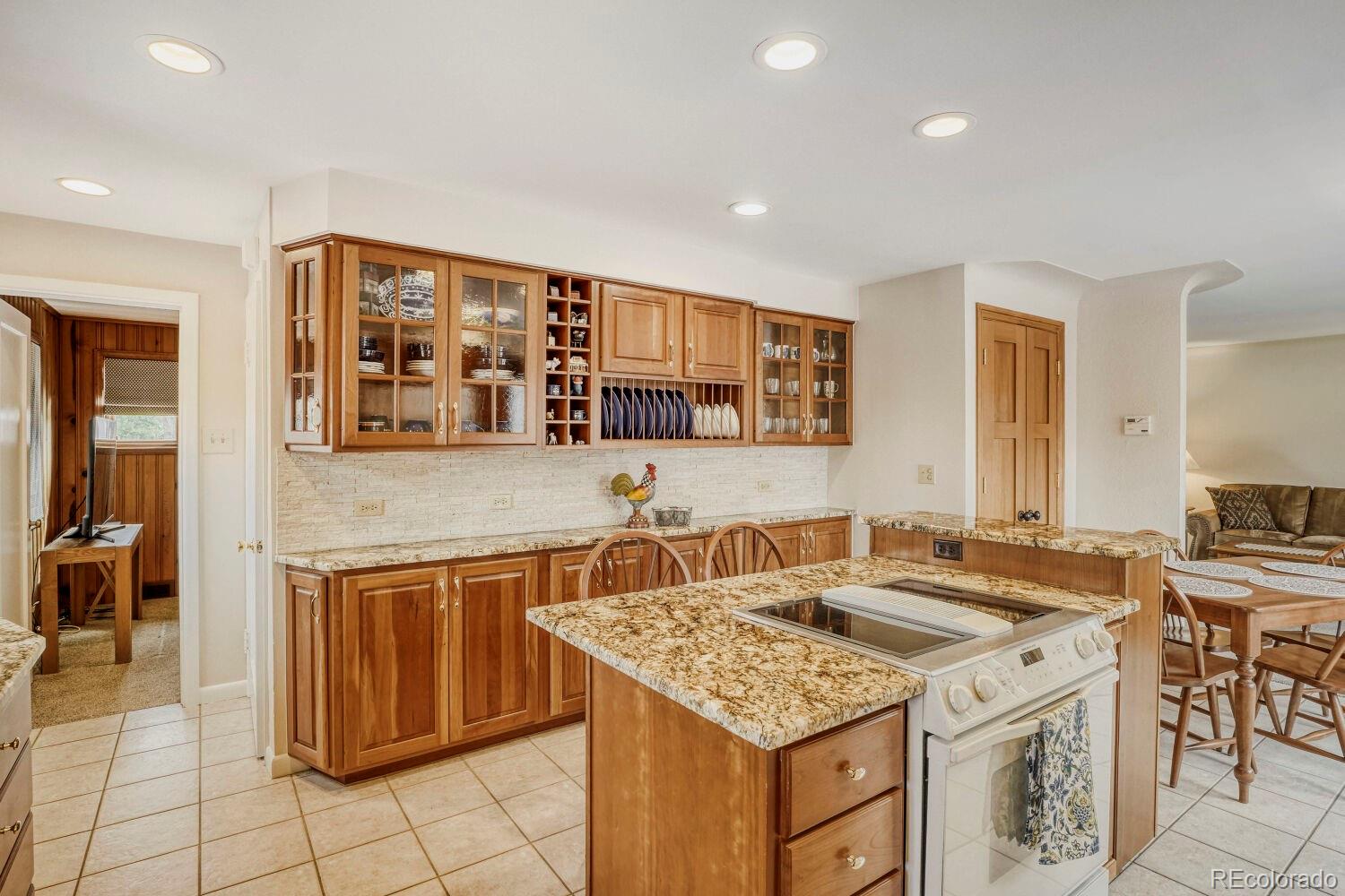 MLS Image #12 for 1395  forest street,denver, Colorado