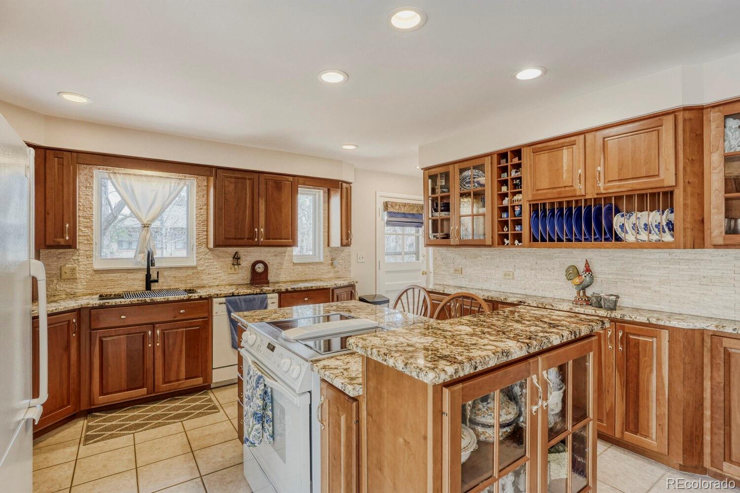 MLS Image #9 for 1395  forest street,denver, Colorado