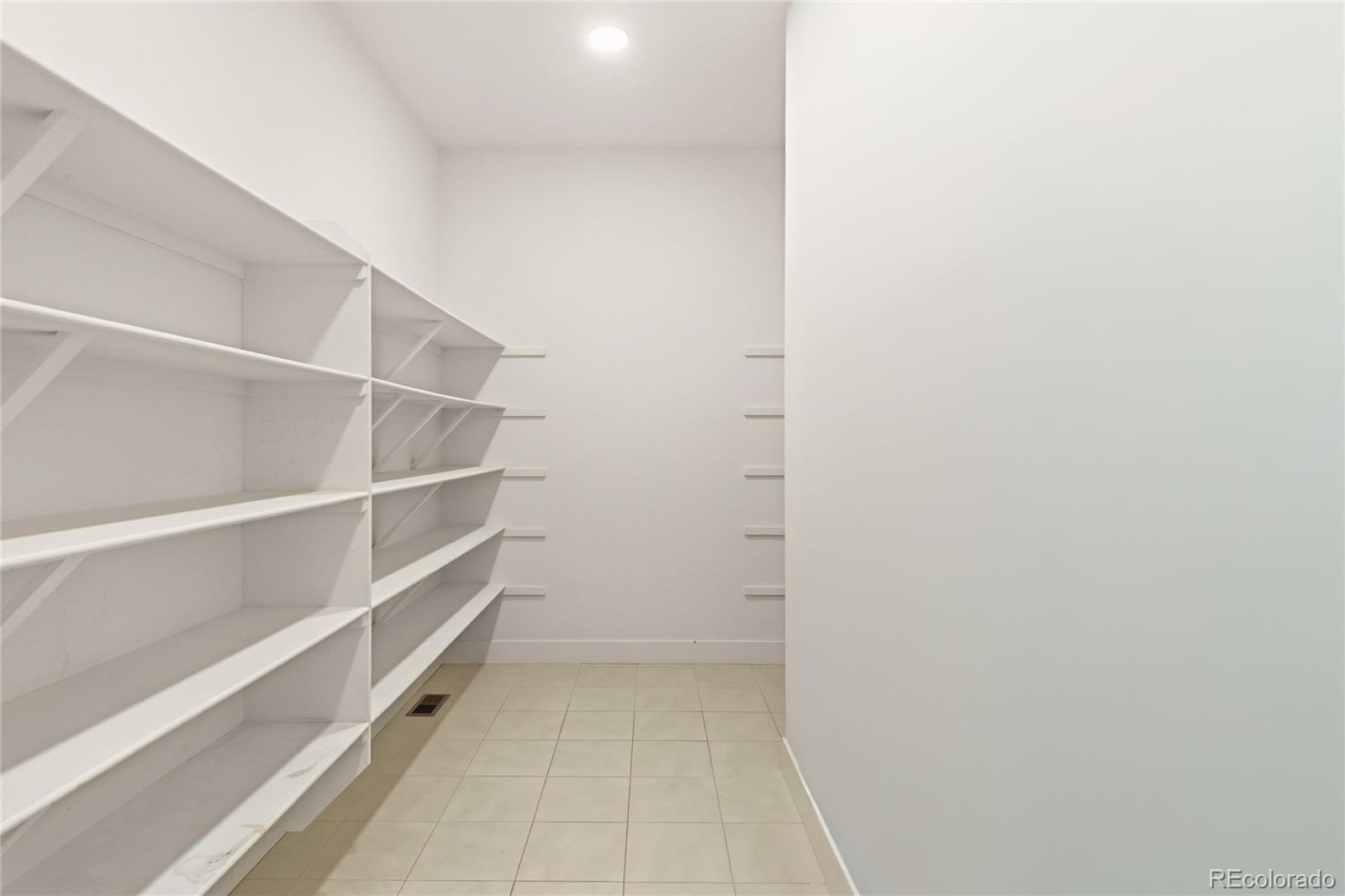 MLS Image #11 for 6121  chester street,denver, Colorado