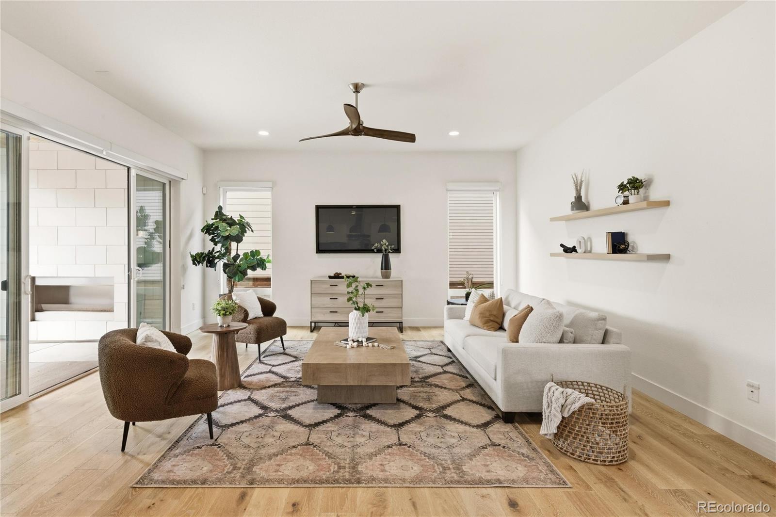 MLS Image #12 for 6121  chester street,denver, Colorado