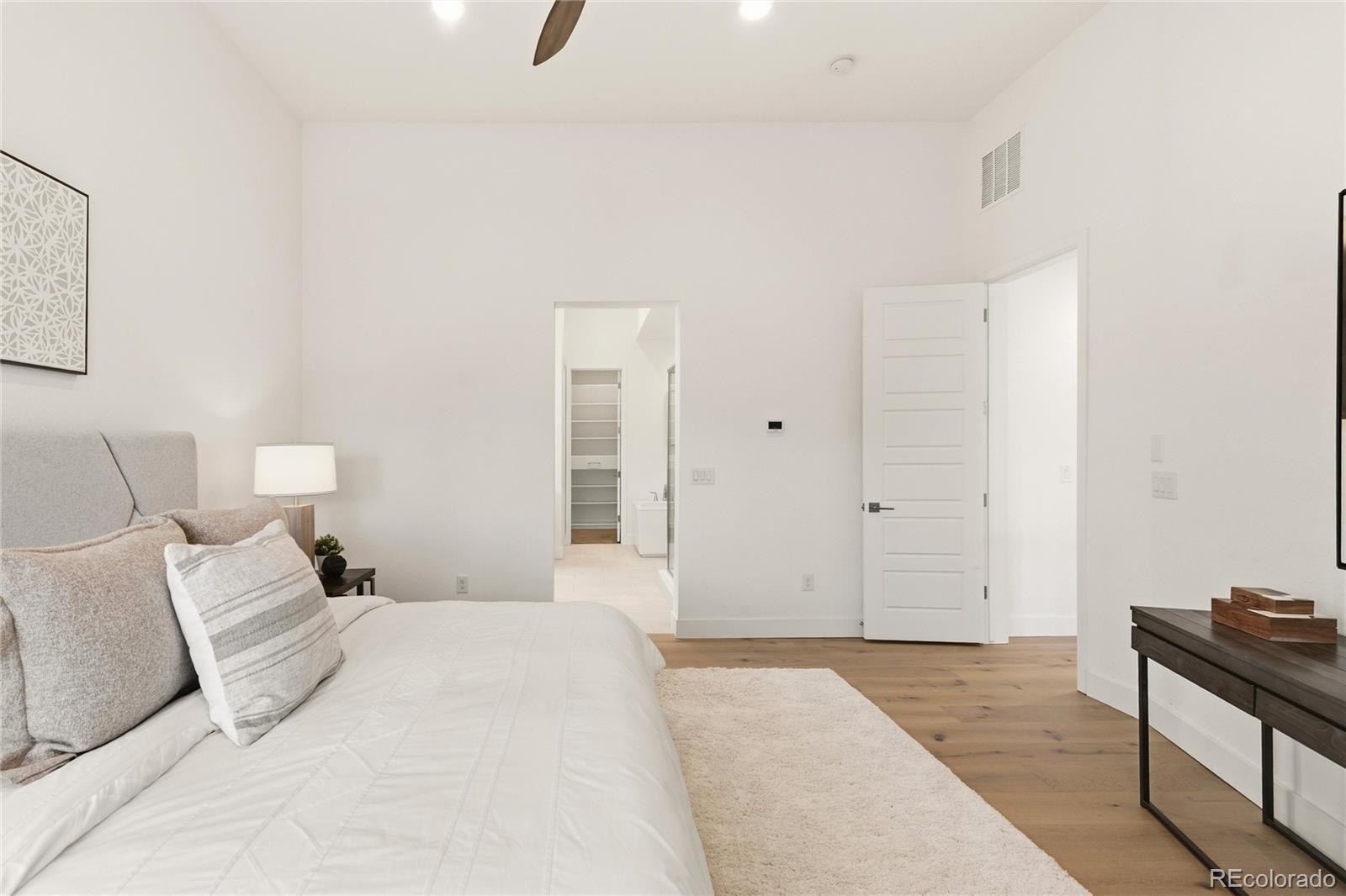 MLS Image #21 for 6121  chester street,denver, Colorado
