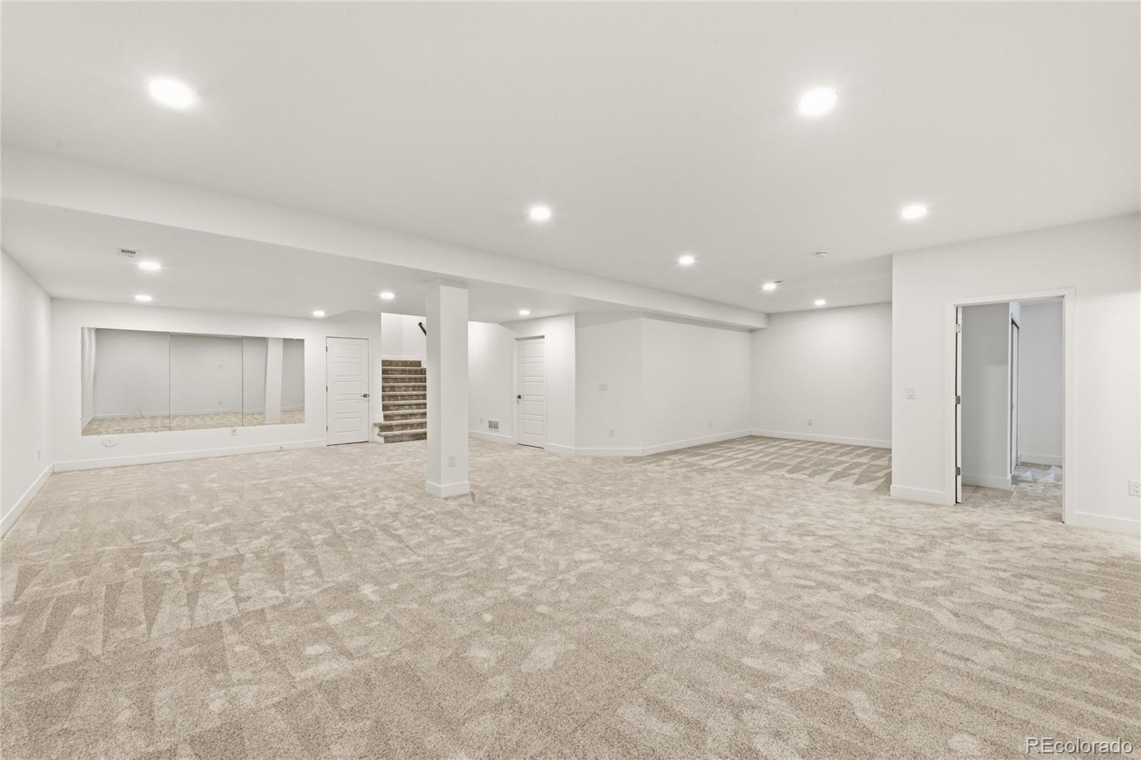MLS Image #35 for 6121  chester street,denver, Colorado