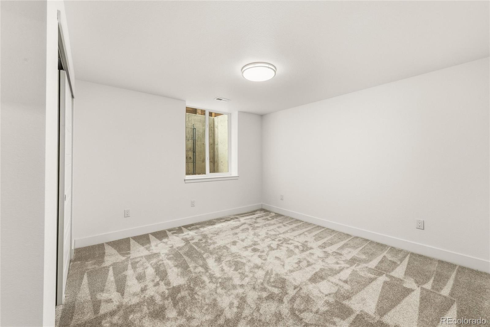 MLS Image #38 for 6121  chester street,denver, Colorado