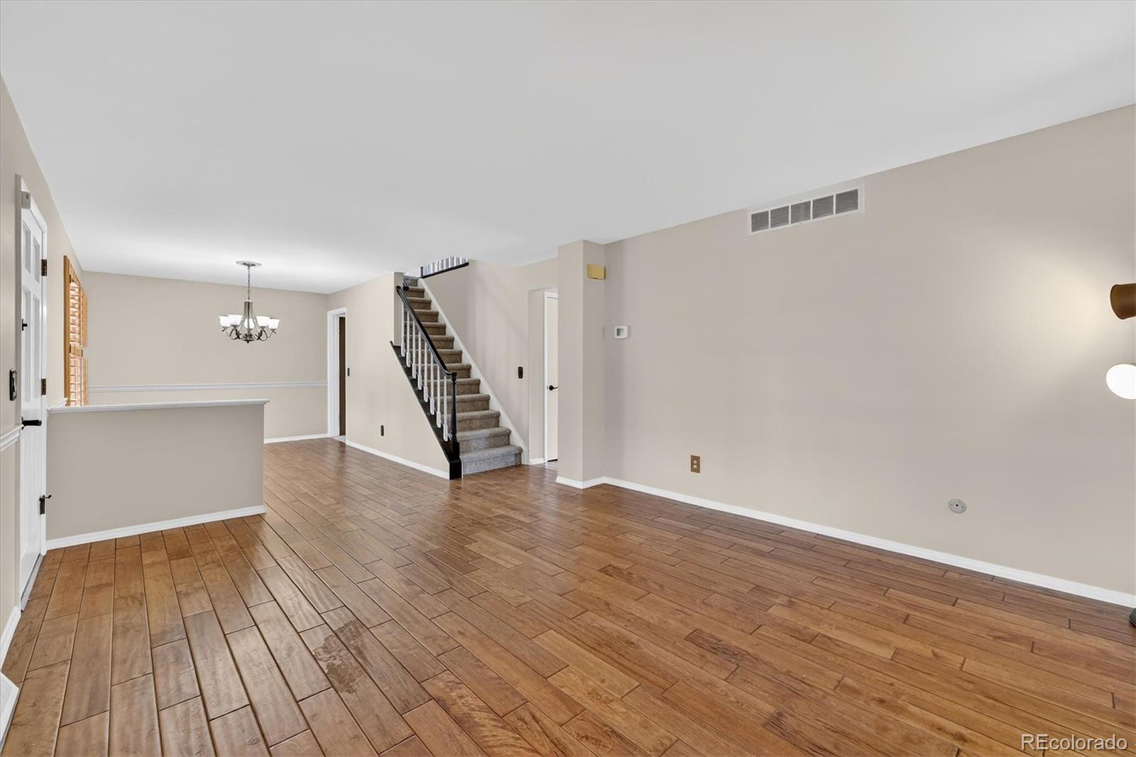 MLS Image #3 for 4638 s kittredge street,aurora, Colorado