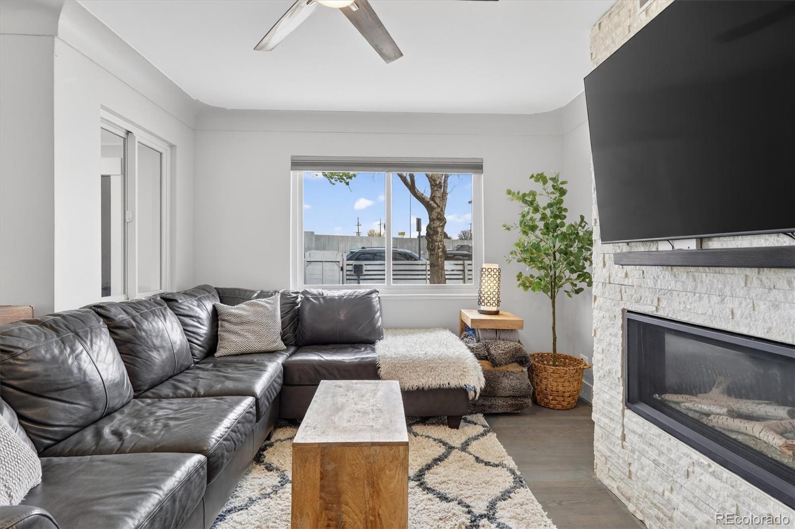MLS Image #11 for 2201 s dexter street,denver, Colorado
