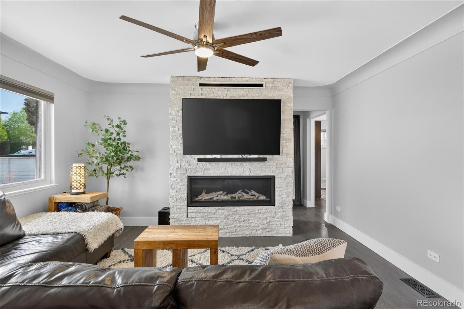 MLS Image #12 for 2201 s dexter street,denver, Colorado